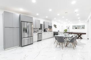 Modern 5BR Villa: Pool, Terrace, Fire Pit TGH - 4