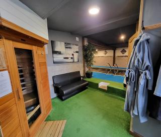 5 Bed House - Sleeps 10 - Pets - Pool - HotTub - 8