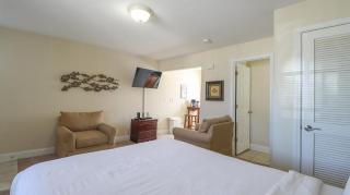 Oak Shores Studio 36 - Biloxi - 9
