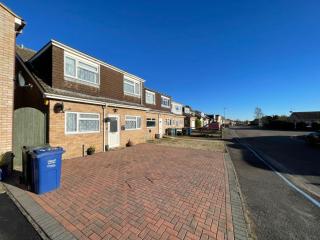 5 bedroom detached house sleeps 13 spacious Parking 5 mins driving to Bicester Village - Bicester - 2