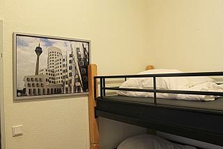 Backpackers Düsseldorf - SELF CHECK-IN - 6