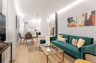 Charming 2-Bedroom Apartment Near Retiro Park Ideal Madrid Escape - Madrid - 0