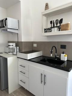Depto con cocina equipada, wifi, parrilla Cerca del lago y, del centro de la ciudad es ideal para parejas - Bariloche - 3