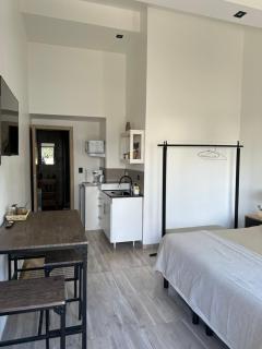 Depto con cocina equipada, wifi, parrilla Cerca del lago y, del centro de la ciudad es ideal para parejas - Bariloche - 4