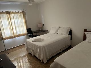Quarto com / Bosque / Estoril / SJC - São José dos Campos - 0