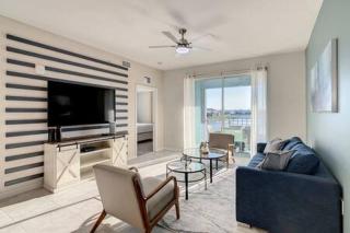 Relaxing Lakeview 2BR Condo with 2 Clubhouses - Kissimmee - 0