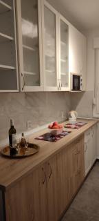 SUNNY APARTMENT OSIJEK, self check in - Osijek - 5