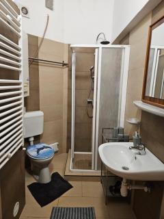 DanubeScree cozy Apartment - Budapest - 5