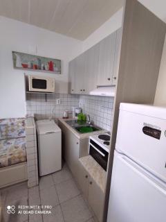 ZERVOS STUDIOS AND APARTMENTS - Alinda - 9