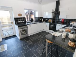 The Old Well Bungalow - Ty Mawr Farm - Cardiff - 4