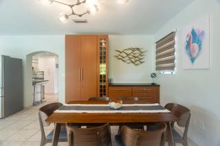 Surfers Cove - Modern 3 2 w Pool near Calle 8 - 1