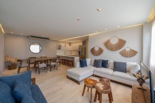 New 2 BD condo with private balcony - 0