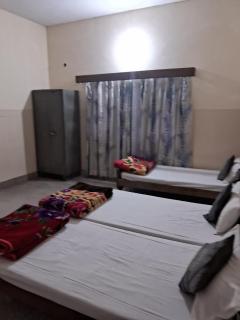 G.M. Guest House - Varanasi - 3