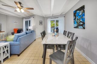 Steps to East Beach & Pet Friendly w/ 2 King Beds - East End - 1