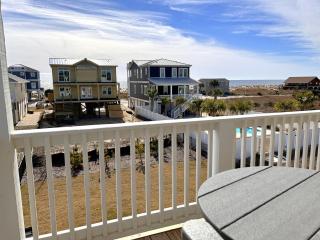 A Wave From It All - Oak Island - 4