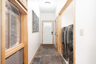 Iconic Log Cabin Escape - Idaho Springs - Hot Tub - 3