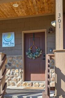 Foggy Bay Hideaway Perfect location. Check it out! - 2