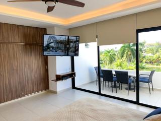 Luxury Holiday Apartment by the Lagoon - 7