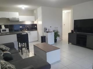 Appartement à Floirac avec 2 chambres, un parking privé, une terrasse, à 5 minutes en voiture de l'Arkéa Arena de Bordeaux - Floirac - 7