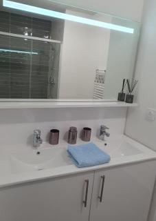 Appartement à Floirac avec 2 chambres, un parking privé, une terrasse, à 5 minutes en voiture de l'Arkéa Arena de Bordeaux - Floirac - 1