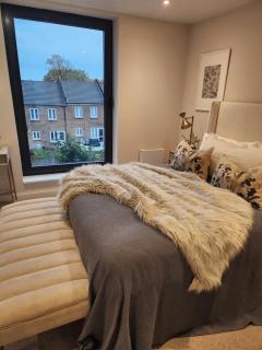 Kings Mews Elegance: City Sparrow's Premier 3-Bedroom Residences - 1