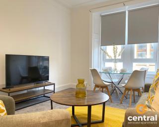 Lawson by CENTRAL SERVICED APARTMENTS - Cosy 1 Bedroom - Modern - Close to Transport Links - Quiet Neighbourhood - Fast WiFi - Fully Equipped - Smart TVs in All Rooms - Monthly Stays Welcome - FREE Street Parking - Ideal Relocation to Dundee Accommodation - 7