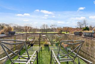 139 I Abbey House I Characterful & Peaceful 1BR House w Garden, Rooftop Balcony, Fully Equipped Kitchen and Dedicated Workspace - Bury Saint Edmunds - 4