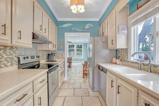 St Simons Island Townhome with Balcony and Ocean View! - East End - 8
