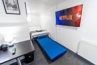 Captivating 1-Bed Studio in Birmingham - 5