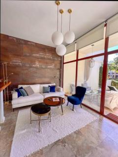Stunning 2 BD Townhouse by Hostlovers - Estepona - 1