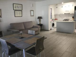 Bahar ic-Caghaq Apartment with private drive-in, equidistant from Sliema and St. Paul's Bay - Naxxar - 8