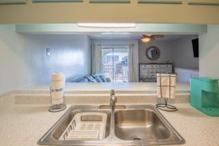 Condo in the heart of Downtown Carolina Beach - 4