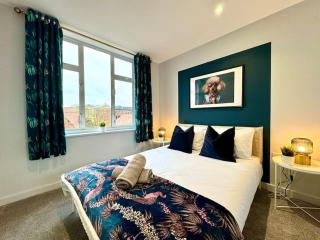 Sleeps 8 - Bournemouth - Ideal Families & Groups! - Bournemouth - 0