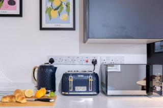 Peach Apartment - Central Location - Free Parking, Self-Check-In, Fast Wifi, SmartTV with Netflix by Yoko Property - Redcar - 3