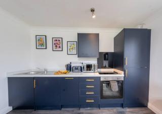 Peach Apartment - Central Location - Free Parking, Self-Check-In, Fast Wifi, SmartTV with Netflix by Yoko Property - Redcar - 4