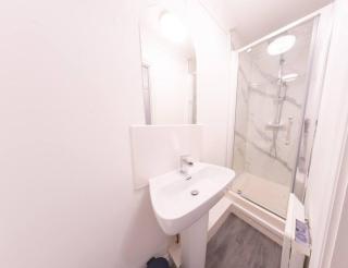 Peach Apartment - Central Location - Free Parking, Self-Check-In, Fast Wifi, SmartTV with Netflix by Yoko Property - Redcar - 6