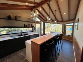 Edzell - 5BR Luxury Home l Amazing Lake Views l Games Room l Tennis Court l WiFi - Cataratas de Vitória - 5