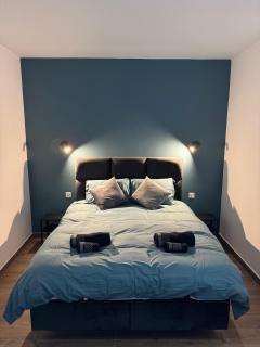 Modern Studio in Central Victoria - Victoria - 2