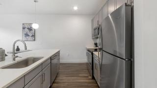 Landing Modern Apartment with Amazing Amenities (ID1390X576) - 5