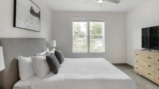 Landing Modern Apartment with Amazing Amenities (ID1390X576) - 3