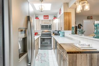 Port Charlotte Paradise w/ Private Outdoor Oasis! - 3