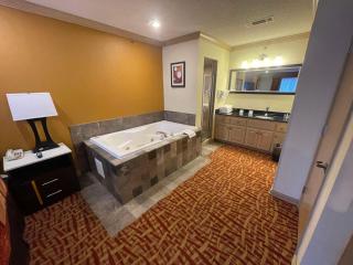 Best Western Aspen Hotel - Fort Smith - 1