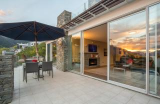 Luxury on Belfast- Free Parking- Gas Fire- BBQ- AC - Queenstown - 4