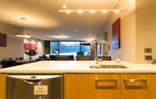 Luxury on Belfast- Free Parking- Gas Fire- BBQ- AC - Queenstown - 2