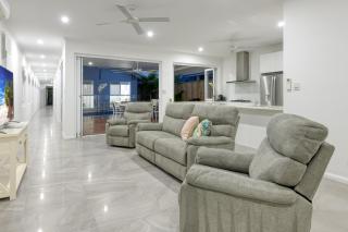 Luxury Retreat on Mudlo, 4 bedroom home with pool - 4