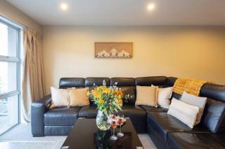 Remarkable Apt- Pet Friendly- Lake Views- Garage - Queenstown - 2