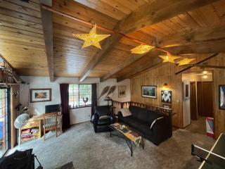 Sweet Retreat: Theater, Pool/Ping-Pong, Quiet! - Camp Connell - 5