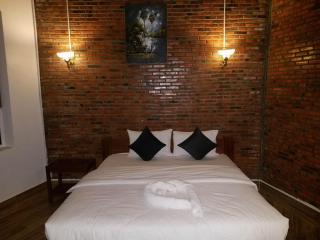 The Coconut House Hotel - 4