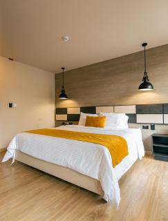 Balmoral Plaza Hotel - 8