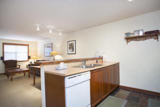 3304 - One Bedroom Den Standard Powderhorn Lodge condo - Solitude - 1